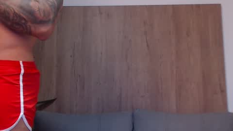 lianjones9 online show from February 3, 10:32 pm