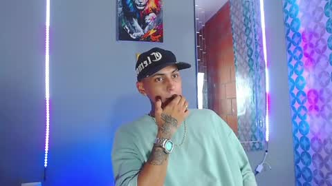 Daniel online show from April 3, 11:23 pm