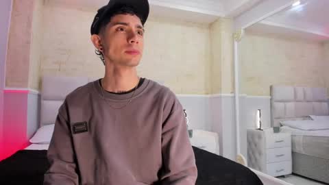 L I I A M online show from February 4, 4:16 am