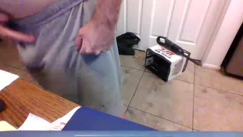 lilpackage69 online show from October 4, 3:33 am