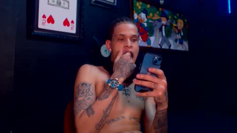 Snapshot of lilray99 chatting on January 29, 12:22 am  ONLYFANS   online show from January 29, 12:22 am