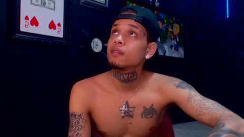 Snapshot of lilray99 chatting on February 22, 7:45 am  ONLYFANS   online show from February 22, 7:45 am