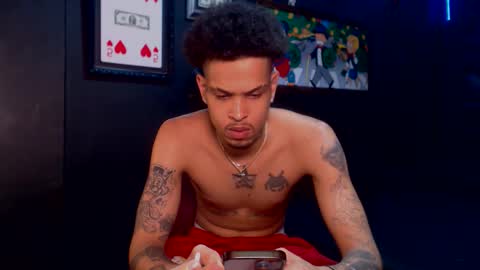Snapshot of lilray99 chatting on December 5, 3:15 am  ONLYFANS   online show from December 5, 3:15 am