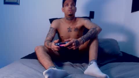 Snapshot of lilray99 chatting on October 10, 2:05 am  ONLYFANS   online show from October 10, 2:05 am