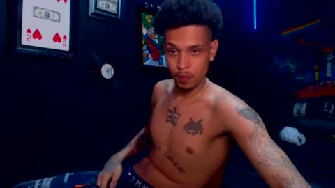 Snapshot of lilray99 chatting on December 4, 10:24 am  ONLYFANS   online show from December 4, 10:24 am