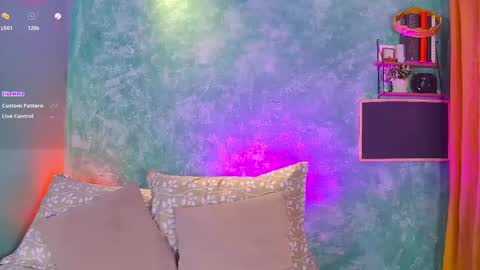 Snapshot of little_twiink chatting on November 1, 2:37 am Juan Ferrer online show from November 1, 2:37 am