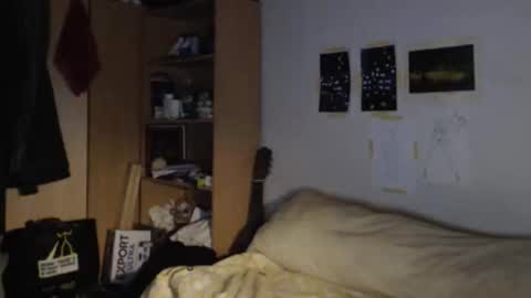 littlealien7 online show from November 15, 9:00 am