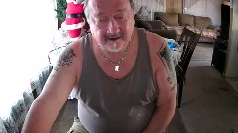 Snapshot of littled83057 chatting on December 17, 8:10 pm Littled83057 online show from December 17, 8:10 pm