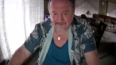 Snapshot of littled83057 chatting on February 4, 6:38 pm Littled83057 online show from February 4, 6:38 pm