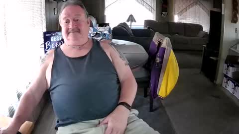 Snapshot of littled83057 chatting on October 28, 7:05 pm Littled83057 online show from October 28, 7:05 pm