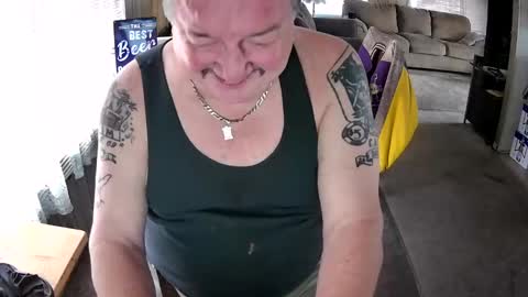 Snapshot of littled83057 chatting on September 25, 8:41 pm Littled83057 online show from September 25, 8:41 pm