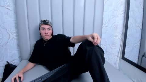 DANNY online show from December 1, 6:00 pm