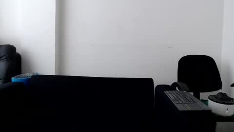 Manu online show from February 17, 4:48 pm