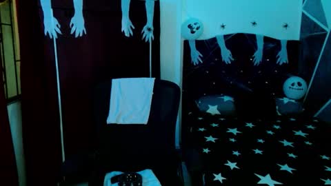 Snapshot of littlextrem chatting on October 24, 3:19 am Eros online show from October 24, 3:19 am