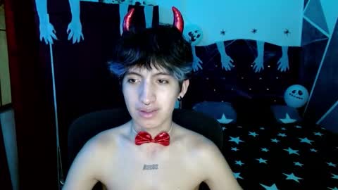 Snapshot of littlextrem chatting on October 25, 6:15 am Eros online show from October 25, 6:15 am