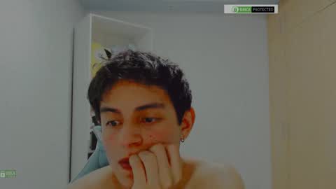 littlezhalem online show from November 4, 5:41 am