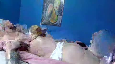 Snapshot of livingpuddle chatting on October 8, 2:21 pm livingpuddle online show from October 8, 2:21 pm