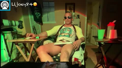 lljoey84 online show from February 19, 9:50 am