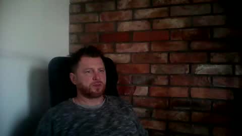 Snapshot of lllukasssxxx chatting on December 26, 10:37 am lllukasssxxx online show from December 26, 10:37 am