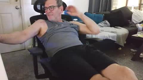 Snapshot of lngdickdaddy chatting on October 28, 12:57 am LongDick Daddy online show from October 28, 12:57 am
