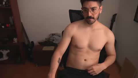 Snapshot of lobito_blanco97 chatting on September 25, 3:33 pm Lobito blanco Thefckingwolf main account online show from September 25, 3:33 pm