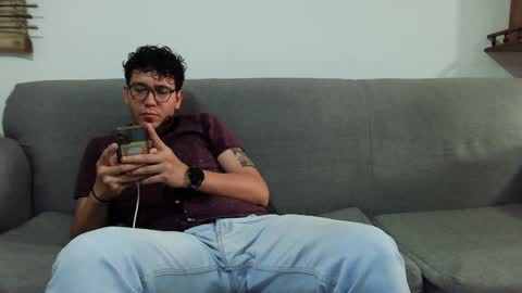 Snapshot of lobomx19 chatting on February 8, 12:06 am Lobo online show from February 8, 12:06 am