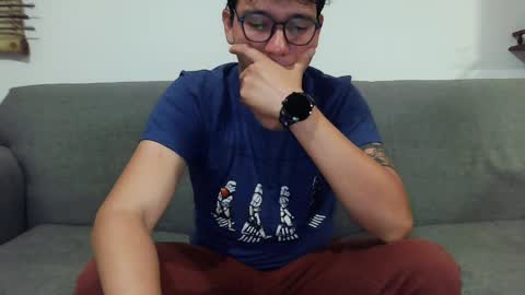 Snapshot of lobomx19 chatting on February 11, 2:14 am Lobo online show from February 11, 2:14 am