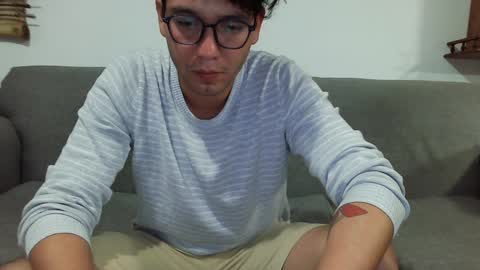 Snapshot of lobomx19 chatting on February 3, 2:03 am Lobo online show from February 3, 2:03 am