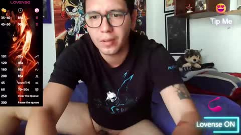 Snapshot of lobomx19 chatting on October 4, 4:12 pm Lobo online show from October 4, 4:12 pm