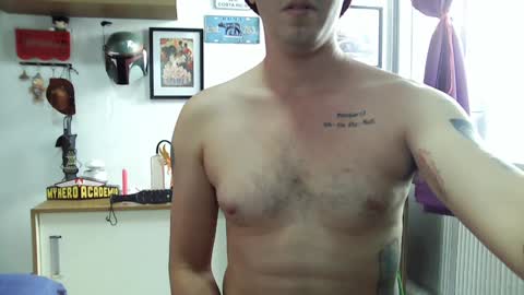 Snapshot of lobomx19 chatting on January 4, 7:23 pm Lobo online show from January 4, 7:23 pm