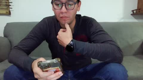 Snapshot of lobomx19 chatting on February 25, 1:41 am Lobo online show from February 25, 1:41 am