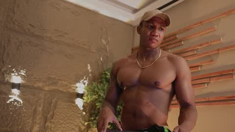 logan_varela online show from November 28, 10:55 pm