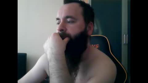 london_man1988 online show from February 20, 10:39 am