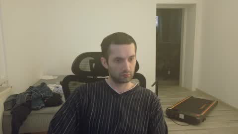 Snapshot of londonboy918070 chatting on March 1, 12:12 pm londonboy918070 online show from March 1, 12:12 pm