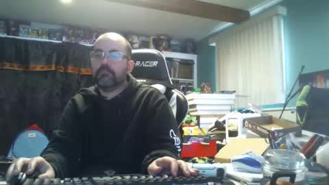 longandcut99 online show from April 14, 3:44 pm