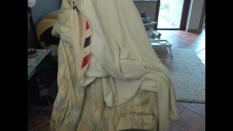 Snapshot of loomie chatting on February 1, 1:09 pm loomie online show from February 1, 1:09 pm