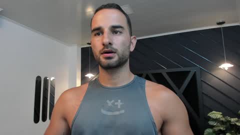  L O R E N Z O  Thumbs Up help  online show from January 14, 5:23 pm