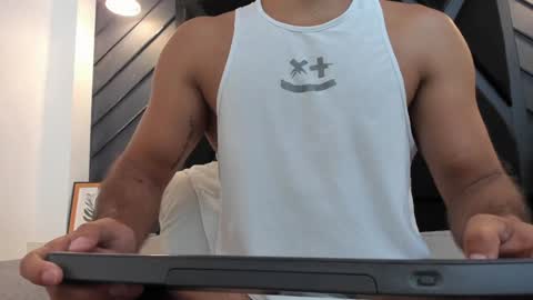  L O R E N Z O  Thumbs Up help  online show from January 5, 1:47 pm