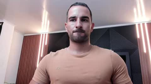  L O R E N Z O  Thumbs Up help  online show from March 12, 5:17 pm