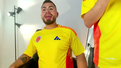 JUAN  JUAN online show from March 26, 11:31 pm