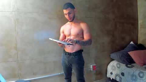 Louis online show from March 3, 7:23 pm