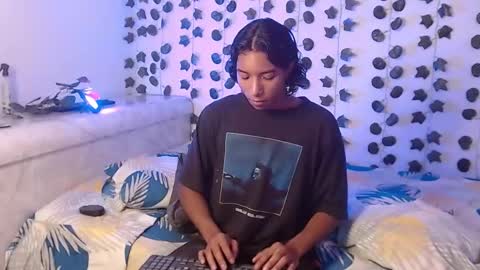 Louis Valdz online show from February 21, 6:51 am