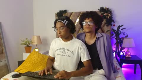 Louis Valdz online show from December 16, 9:09 pm