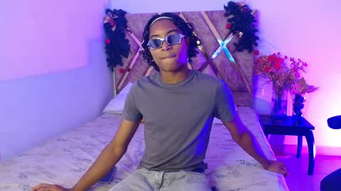 Louis Valdz online show from January 4, 8:05 pm