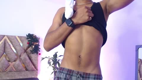 Louis Valdz online show from December 26, 8:11 pm