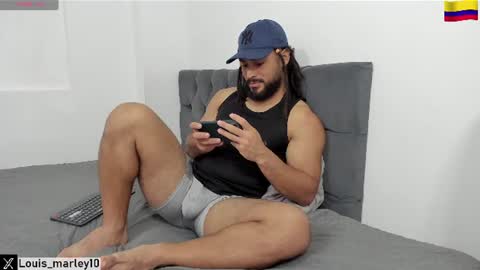 louis_marley_ online show from June 27, 4:23 pm
