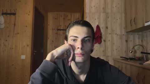 Mark online show from November 1, 4:33 pm