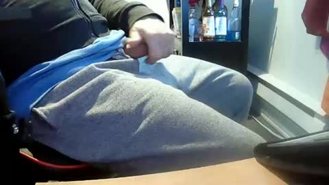 loumtl3 online show from December 23, 2:28 pm