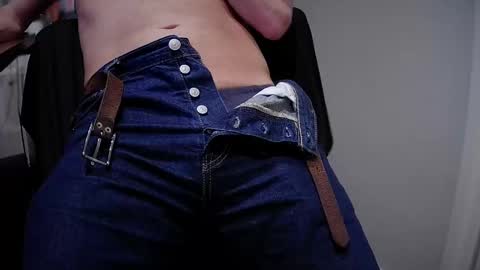 Snapshot of lovebeingnayked chatting on January 8, 3:17 pm lovebeingnayked online show from January 8, 3:17 pm