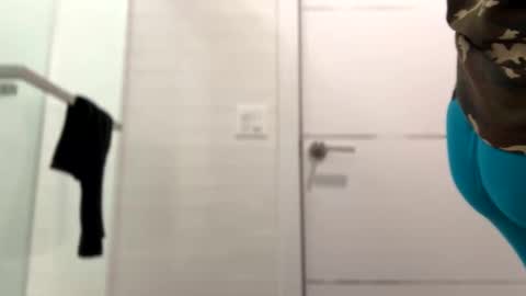 Snapshot of lovefeetonmyface29 chatting on January 19, 11:56 am lovefeetonmyface29 online show from January 19, 11:56 am